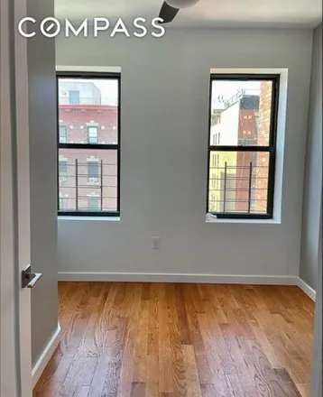 Image 6 - 63A Lewis Avenue, New York, NY 11206, USA - House for rent