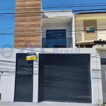 Buy this 4 bed house on Rua Porto Velho in Novo Horizonte, Macaé - RJ
