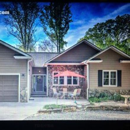 Rent this 3 bed house on 186 Badd Lane in Maggie Valley, NC 28751