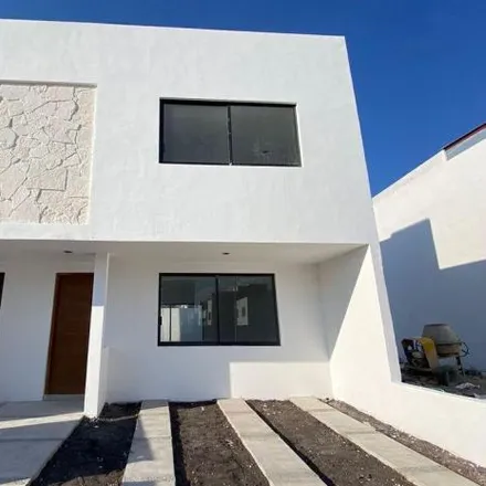Buy this 4 bed house on unnamed road in 76240 La Cañada, QUE