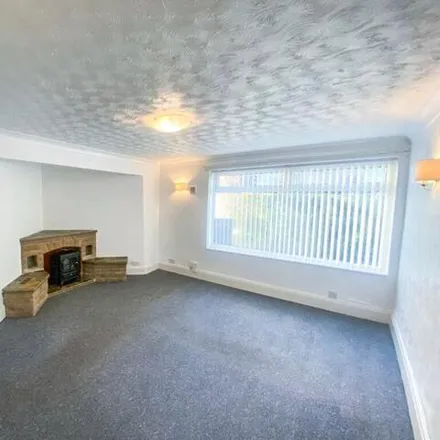 Image 2 - Kingsleigh Road, Stockport, Sk4 - Apartment for sale