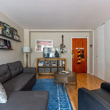 Image 3 - 6300 North Sheridan Road, Chicago, IL 60660, USA - Condo for sale