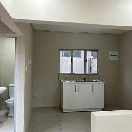 Rent this 2 bed apartment on Lakeview Drive in Croftdene, Chatsworth