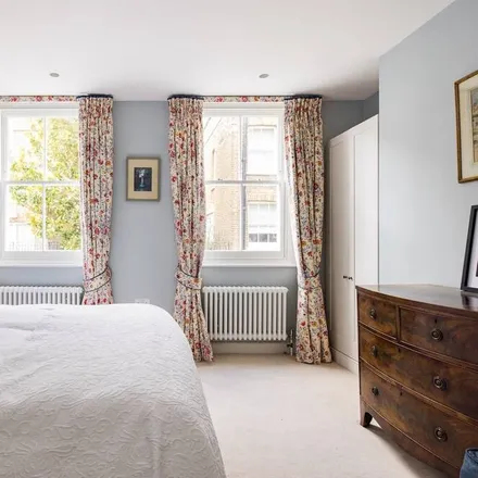 Rent this 3 bed house on London in SW3 4DJ, United Kingdom