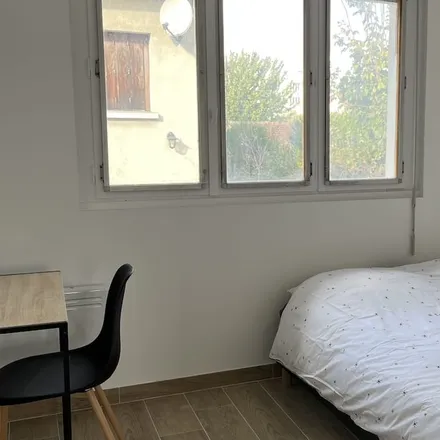 Rent this 2 bed apartment on 93150 Le Blanc-Mesnil