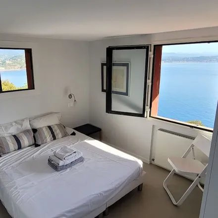 Rent this 6 bed house on Avenue de la Cote d’Azur in 06590 Théoule-sur-Mer, France