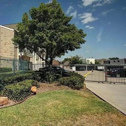 Rent this 1 bed townhouse on 5734 Preston View Boulevard in Dallas, TX 75240