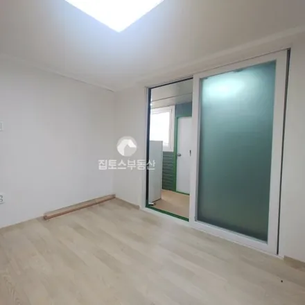 Rent this studio apartment on 서울특별시 강남구 대치동 899-23