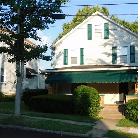 Image 2 - 500 2nd Street, Leechburg, Armstrong County, PA 15656, USA - House for sale