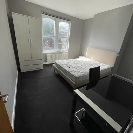 Image 3 - 398 Ecclesall Road, Sheffield, S11 8PG, United Kingdom - Apartment for rent