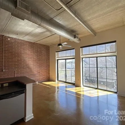 Image 3 - Deliverypath Wireless, 626 North Graham Street, Charlotte, NC 28202, USA - Condo for rent