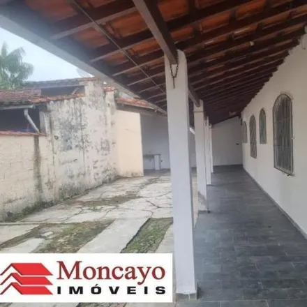 Rent this 2 bed house on Rua Benedito Teodoro in Travessão, Caraguatatuba - SP