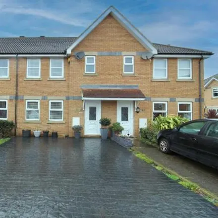 Buy this 3 bed townhouse on Thamesbrook in Sutton, HU7 4WL