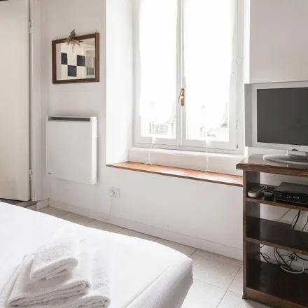 Image 3 - Via Mortara, 5, 20144 Milan MI, Italy - Apartment for rent