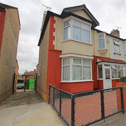 Rent this 5 bed room on 43 Forest View Road in London, E17 4EL