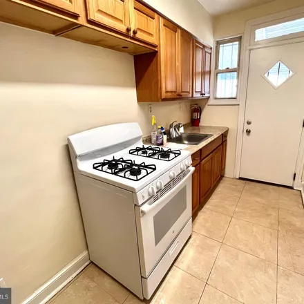 Image 4 - 140 36th Street Northeast, Washington, DC 20019, USA - Townhouse for sale