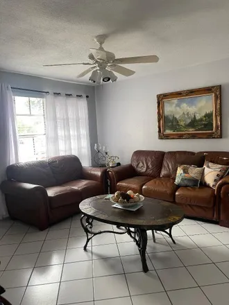 Image 2 - 962 Sumter Road East, Palm Beach County, FL 33415, USA - Townhouse for sale