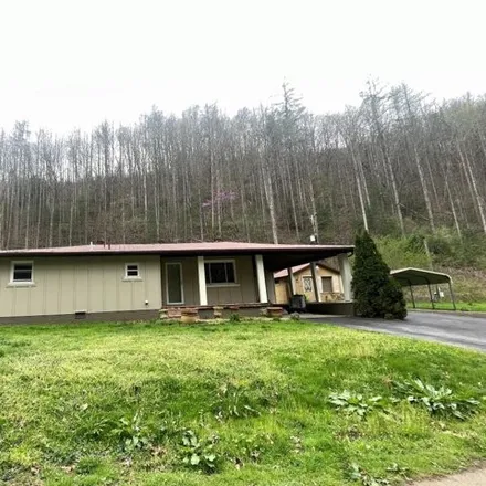 Buy this 3 bed house on 675 Dorton Creek in Pike County, KY 41537
