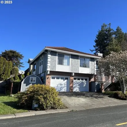 Image 1 - 815 Highland Avenue, Brookings, OR 97415, USA - House for sale