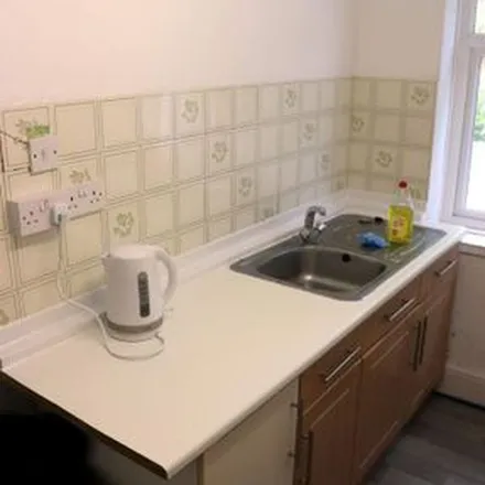 Rent this 5 bed apartment on Hollingbury Road in Brighton, BN1 6JF