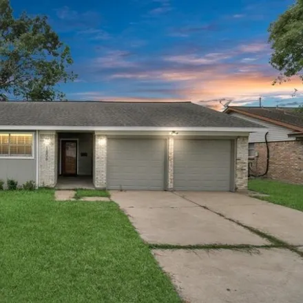 Buy this 3 bed house on 1828 Park Avenue in Deer Park, TX 77536