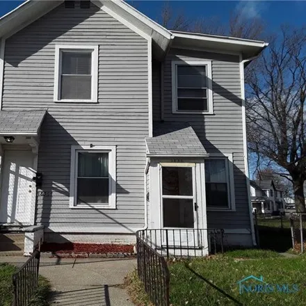 Buy this 4 bed house on 1872 Broadway in Toledo, OH 43609