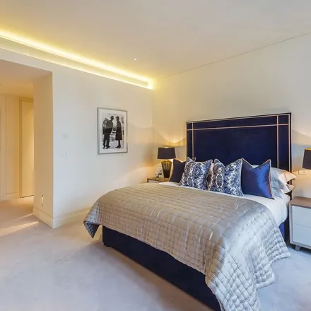 Rent this 3 bed apartment on 62 Green Street in London, W1K 6RS