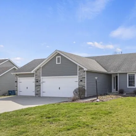 Buy this 3 bed house on 14719 Settlers Trail in Leo-Cedarville, Allen County