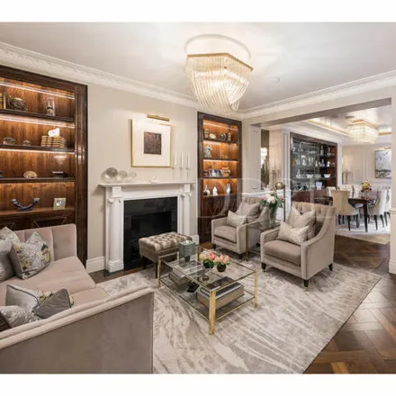 Image 1 - Glendore House, 30 Clarges Street, London, W1J 8AB, United Kingdom - Townhouse for sale