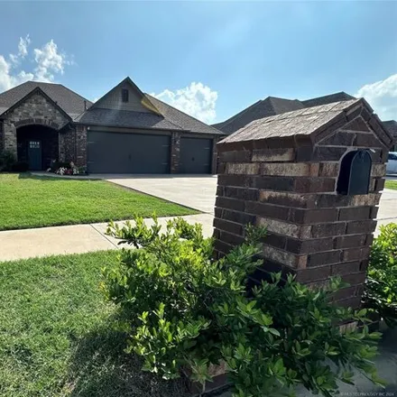 Buy this 3 bed house on 14126 East 91st Street North in Owasso, OK 74055