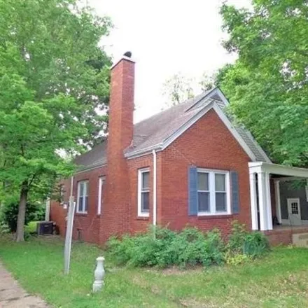 Buy this studio house on 1963 South Elm Street in Pittsburg, KS 66762