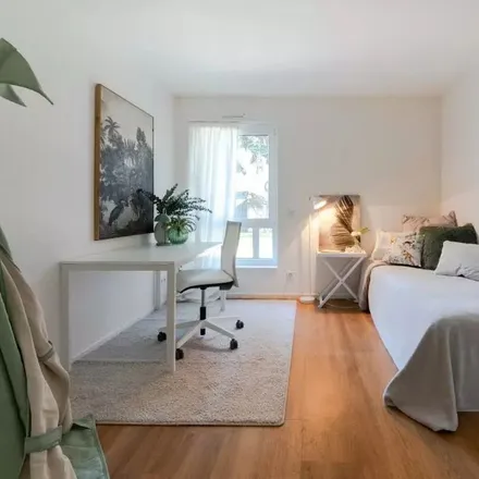 Rent this 4 bed apartment on Paffrather Straße in 51465 Bergisch Gladbach, Germany