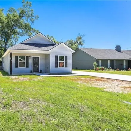 Buy this 3 bed house on 2306 St Francis Street in Sulphur, LA 70663