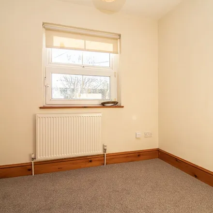 Rent this 3 bed townhouse on 4 Romilly Road in Cardiff, CF5 1FN