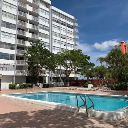 Image 4 - Northeast 185th Street @ Northeast 13th Avenue, Miami Gardens Drive, Miami-Dade County, FL 33179, USA - Apartment for rent