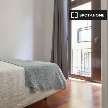 Rent this 14 bed room on Carrer dels Borges in 46003 Valencia, Spain