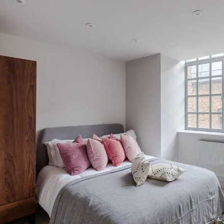 Rent this 1 bed apartment on EC1R