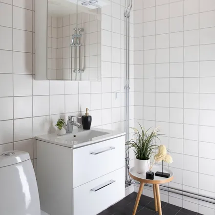 Rent this 2 bed apartment on Aveny Livs in Nyforsgatan, 632 27 Eskilstuna