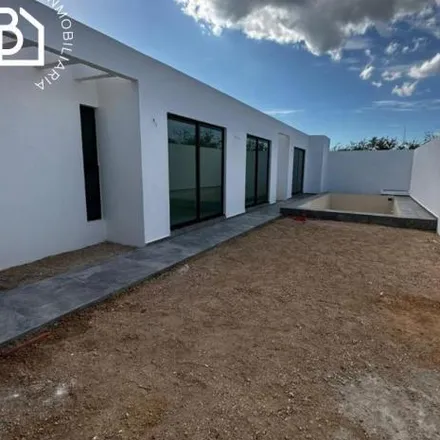 Buy this 3 bed house on Calle 69 in Fraccionamiento Las Américas, 97302 Mérida