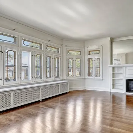 Image 4 - 8135 South Wolcott Avenue, Chicago, IL 60620, USA - House for sale