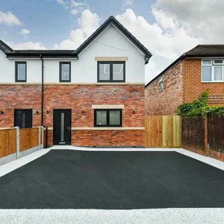 Buy this 3 bed duplex on 62 Chesterfield Drive in Burton Joyce, NG14 5EQ