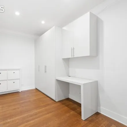 Image 4 - 29 W 65th St Apt 2J, New York, 10023 - Condo for rent