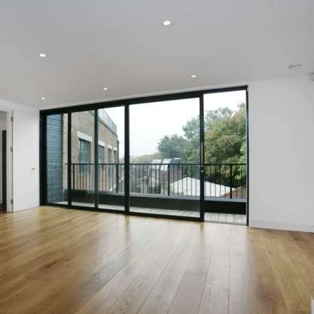 Rent this 1 bed apartment on 6 Trafalgar Mews in London, E9 5JG