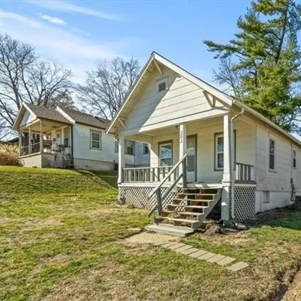 Image 3 - 9632 Scarritt Avenue, Fairmount, Independence, MO 64053, USA - House for sale