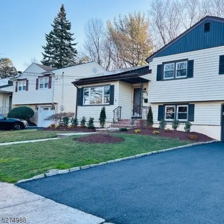 Image 2 - 51 Golf Road, Brookdale, Bloomfield, NJ 07003, USA - House for sale