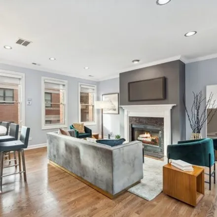 Image 2 - A-C, 2036-2038 West Le Moyne Street, Chicago, IL 60622, USA - Townhouse for sale