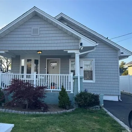 Rent this 2 bed house on 17 Coolidge Place in Village of Freeport, NY 11520