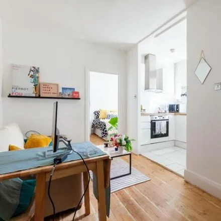 Image 2 - Stirling Road, Stockwell Park, London, SW9 9BS, United Kingdom - Apartment for rent