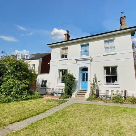 Rent this 1 bed apartment on Leam Terrace in Royal Leamington Spa, CV31 1DG