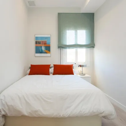 Rent this 3 bed apartment on Carrer d'Ausiàs Marc in 71, 08013 Barcelona
